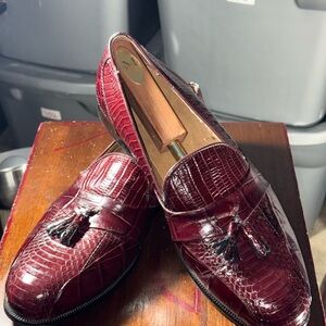 STACY ADAMS  Burgundy Croc-Embossed Tassel Loafers(123)